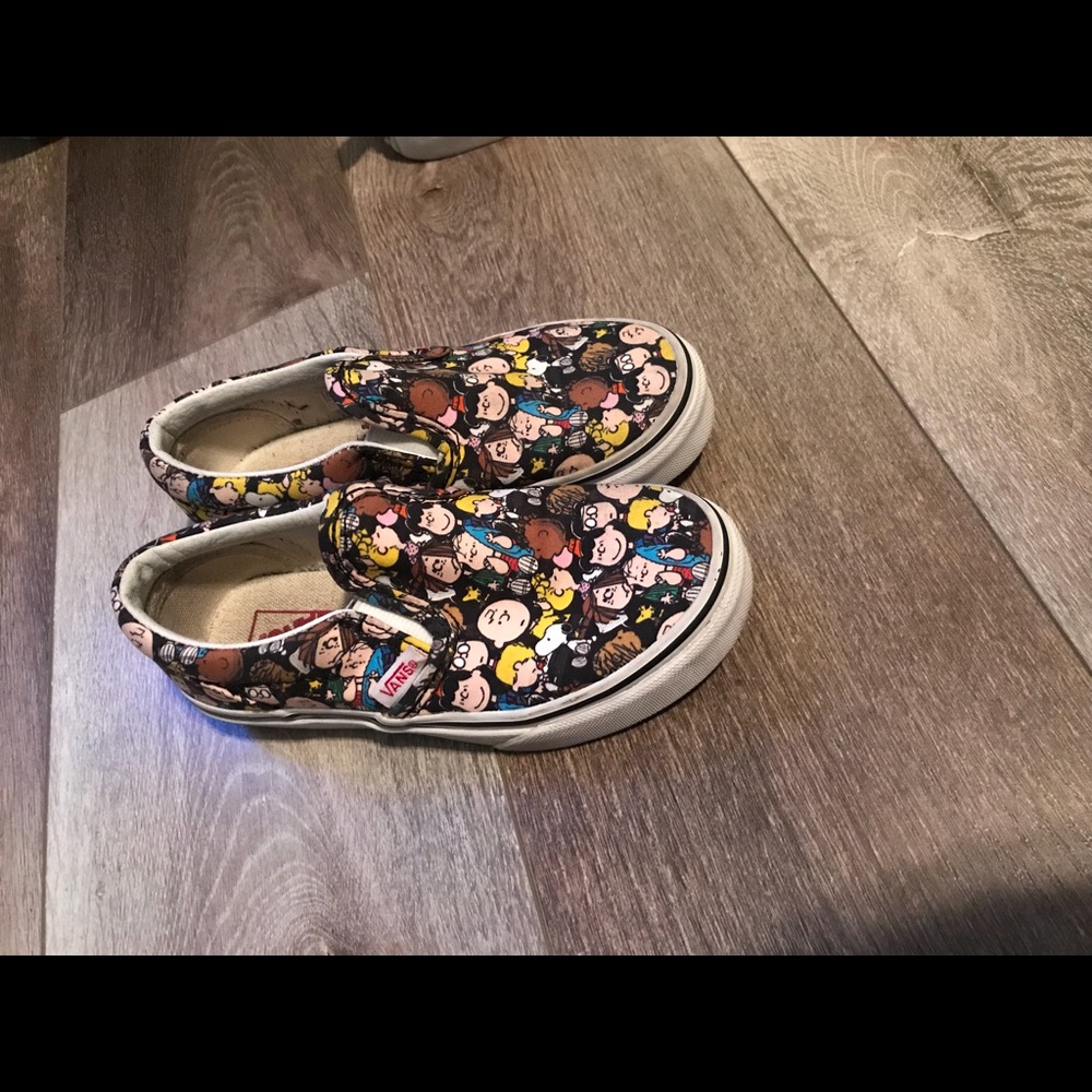 Kids Charlie Brown sneaker vans size 11.5